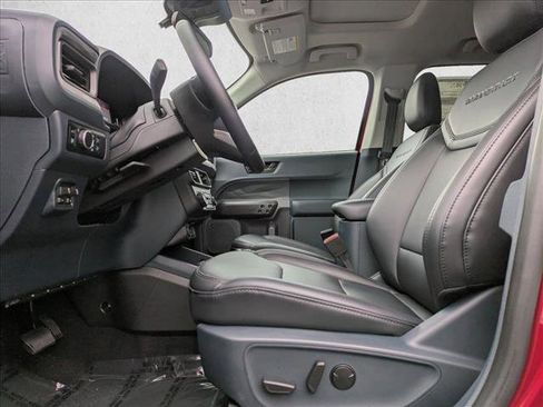 New 2026 Ford Maverick Lariat w/ Black Appearance Package image 4