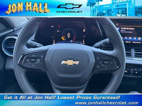 Used 2026 Chevrolet Trax LT image 23