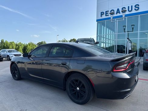 Used 2016 Dodge Charger SXT w/ Plus Group RWD image 3