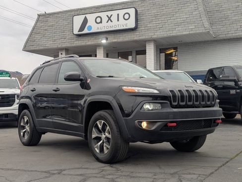 Used 2018 Jeep Cherokee Trailhawk w/ Comfort & Convenience Group image 1