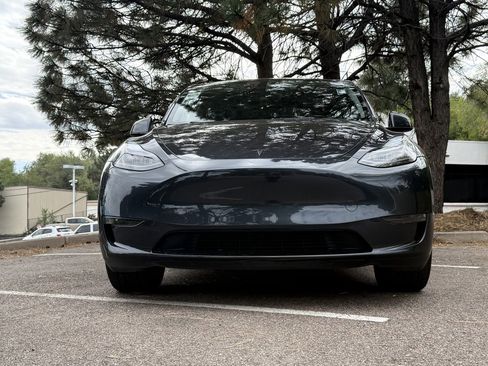 Used 2024 Tesla Model Y Long Range image 2