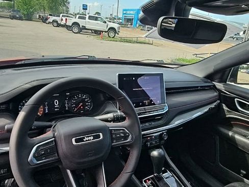 Used 2024 Jeep Compass Trailhawk image 15