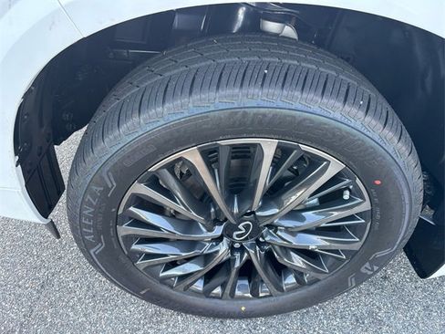 New 2026 INFINITI QX80 Autograph image 9