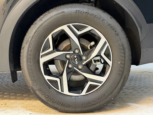 Used 2024 Kia Sportage LX image 11