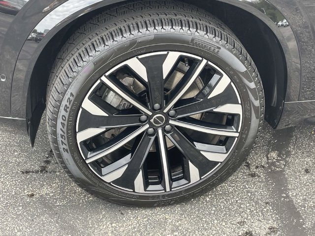 Certified 2025 Volvo XC90 B5 Plus AWD/4WD image 8