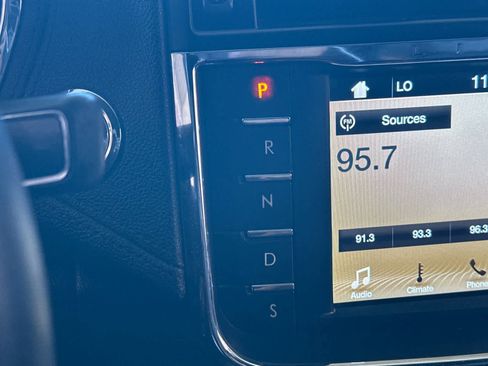 Used 2017 Lincoln Continental Select FWD image 22