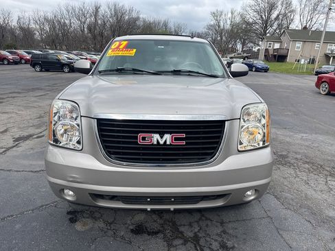 Used 2007 GMC Yukon SLT w/ SLT Preferred Equipment Group image 3