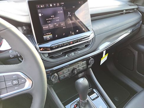 New 2026 Jeep Compass Latitude AWD/4WD image 7