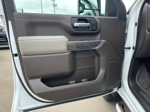 Used 2021 Chevrolet Silverado 2500 LTZ image 22