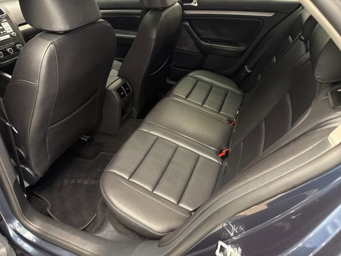 Used 2010 Volkswagen Jetta SE image 26