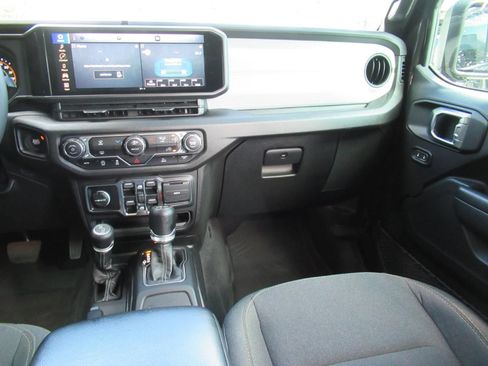 Used 2024 Jeep Wrangler Unlimited Sport AWD/4WD image 14