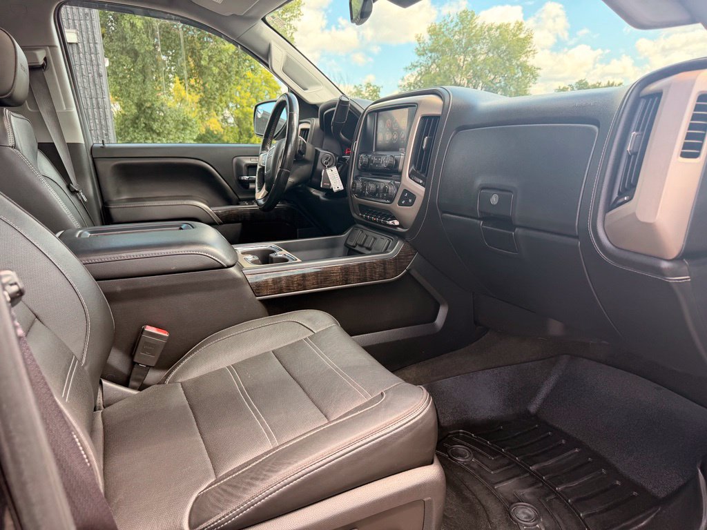 Used 2016 GMC Sierra 2500 Denali w/ Duramax Plus Package AWD/4WD image 31