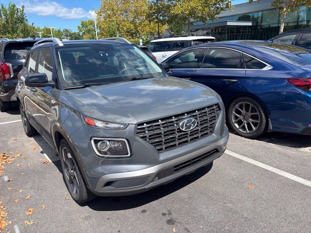 Used 2023 Hyundai Venue Limited w/ Cargo Package FWD image 1
