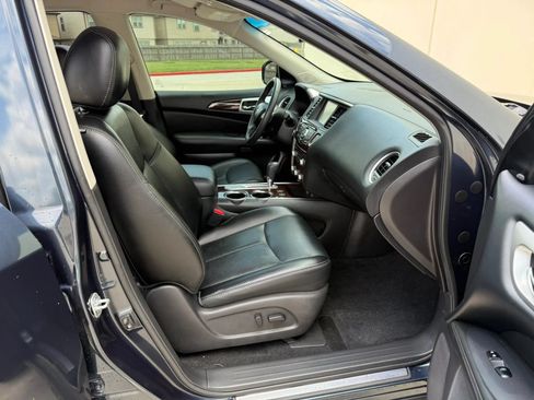 Used 2015 Nissan Pathfinder SL w/ SL Tech Package FWD image 17