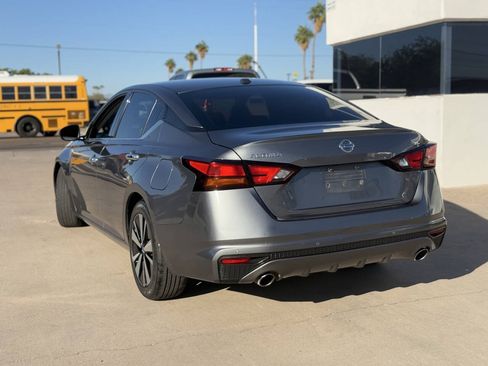 Used 2020 Nissan Altima 2.5 SL FWD image 5
