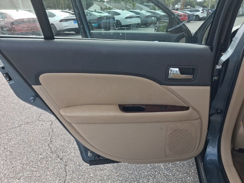 Used 2011 Ford Fusion SEL w/ 302A Rapid Spec Order Code FWD image 22