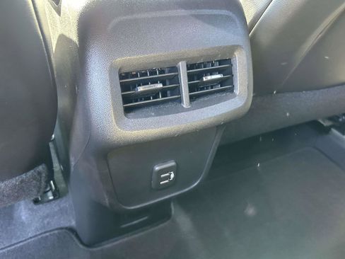 Used 2022 Chevrolet Equinox RS w/ RS Leather Package image 16