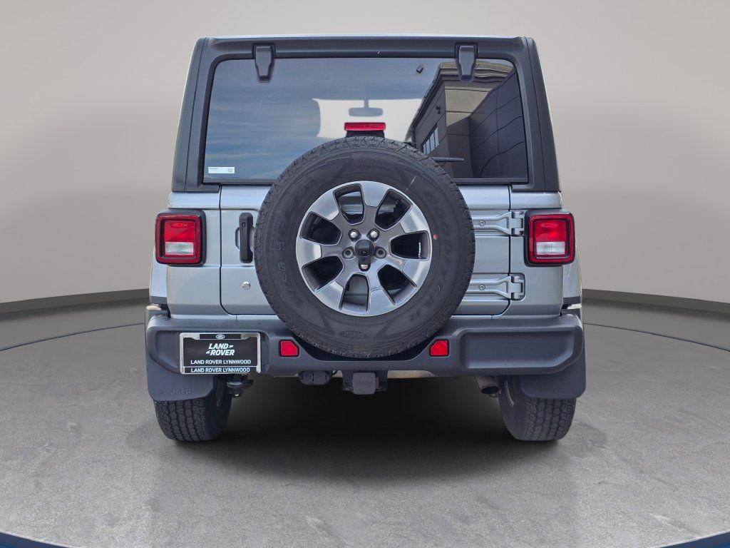 Used 2018 Jeep Wrangler Unlimited Sahara AWD/4WD image 7