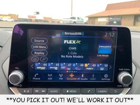 Used 2025 Nissan Sentra SR FWD image 18