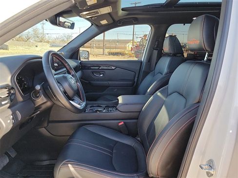 Used 2024 Honda Pilot TrailSport image 19