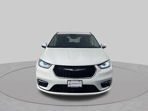 Used 2023 Chrysler Pacifica Touring-L FWD image 25