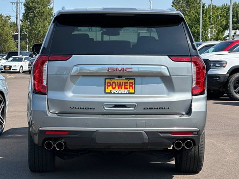 Used 2024 GMC Yukon XL Denali AWD/4WD image 5