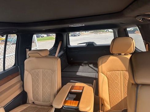 Used 2022 Jeep Grand Wagoneer Series III image 23