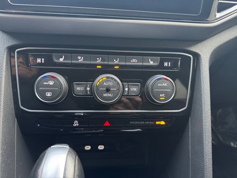 Certified 2023 Volkswagen Atlas SE w/ Black Wheel Package image 20