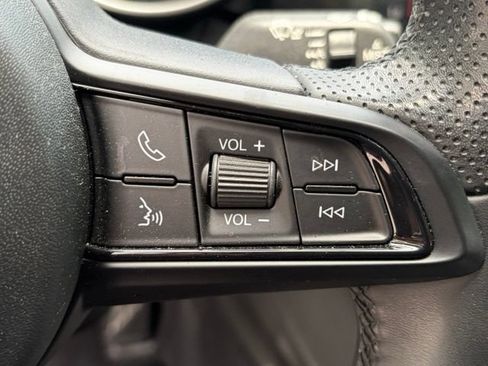 Used 2023 Alfa Romeo Giulia Ti AWD/4WD image 25