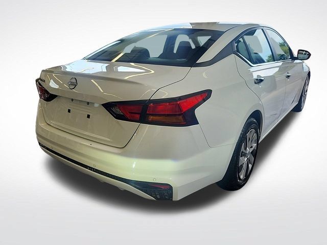 Used 2024 Nissan Altima 2.5 S FWD image 2