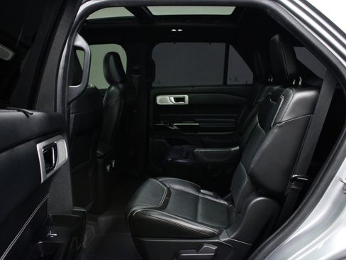 Used 2022 Ford Explorer ST w/ Equipment Group 401A AWD/4WD image 13