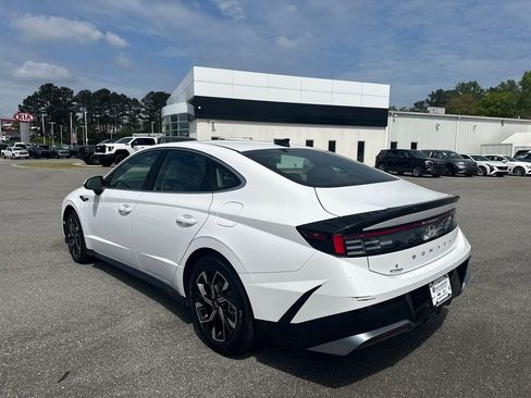 Used 2025 Hyundai Sonata SEL FWD image 5