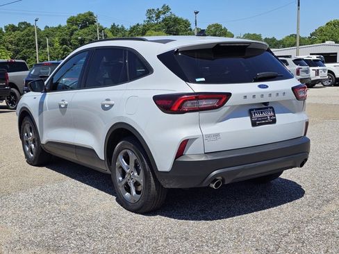 Used 2025 Ford Escape ST-Line FWD image 13