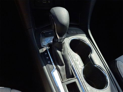 Used 2022 Chevrolet Equinox LT image 16