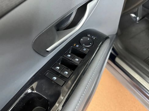 Used 2025 Hyundai Tucson Limited AWD/4WD image 18