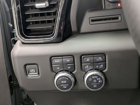 Used 2025 GMC Sierra 1500 AT4 w/ AT4 Preferred Package image 22