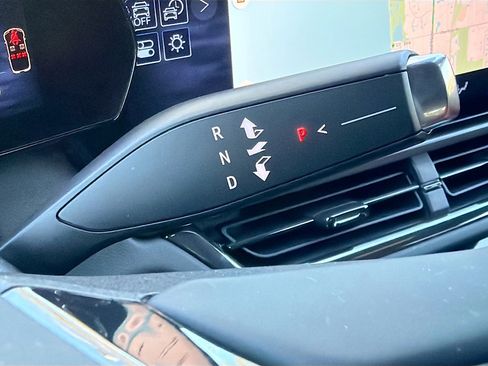 Used 2025 Chevrolet Equinox EV RS image 28