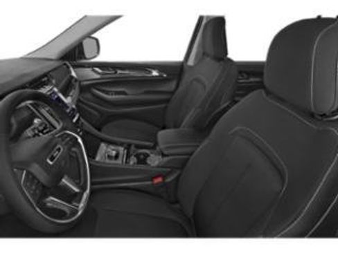 Used 2024 Jeep Grand Cherokee L Altitude AWD/4WD image 4
