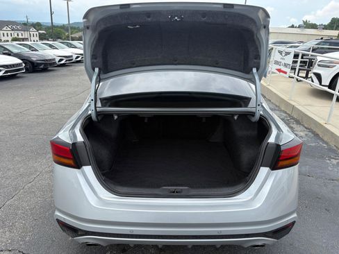 Used 2024 Nissan Altima 2.5 SV w/ SV Premium Package FWD image 7