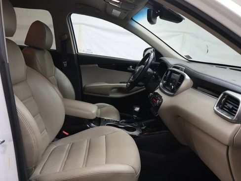 Used 2019 Kia Sorento EX AWD/4WD image 10