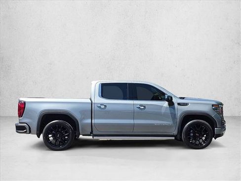 Used 2025 GMC Sierra 1500 Denali w/ Denali Reserve Package AWD/4WD image 4