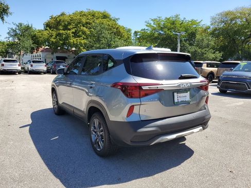 Used 2023 Kia Seltos LX AWD/4WD image 4