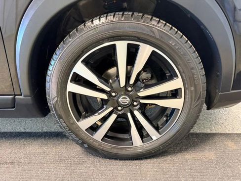 Used 2020 Nissan Kicks SV FWD image 16