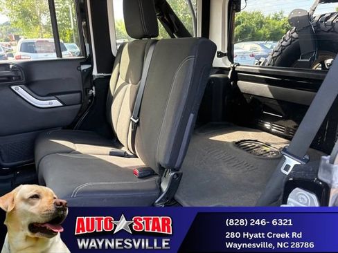 Used 2016 Jeep Wrangler Unlimited Rubicon w/ Dual Top Group AWD/4WD image 22