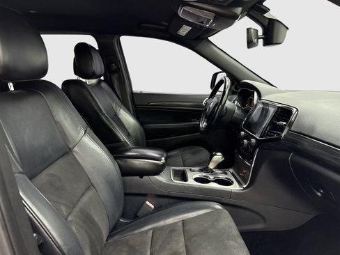 Used 2019 Jeep Grand Cherokee Altitude RWD image 38
