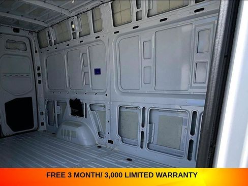 Used 2024 Mercedes-Benz Sprinter 2500 w/ Acoustic Package image 21