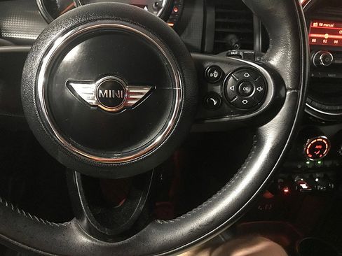 Used 2015 MINI Cooper 4-Door Hardtop FWD image 25