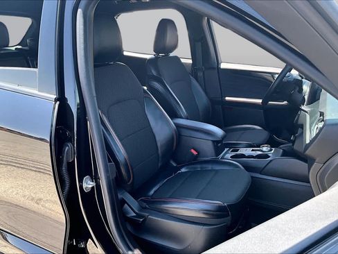 Used 2023 Ford Escape ST-Line w/ Tech Pack #1 FWD image 9