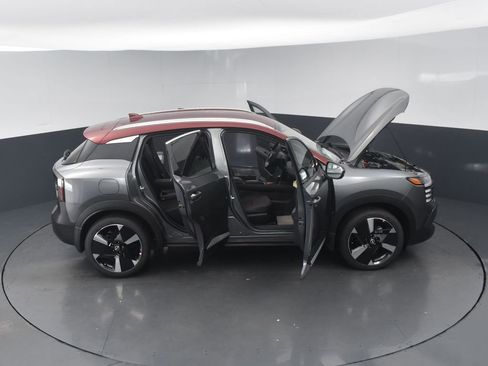 Used 2025 Nissan Kicks SR AWD/4WD image 26