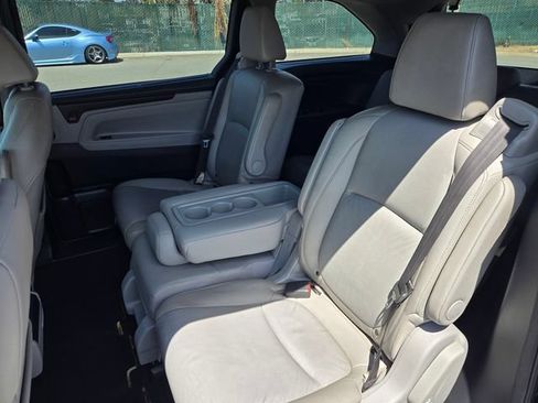 Used 2018 Honda Odyssey EX-L image 11